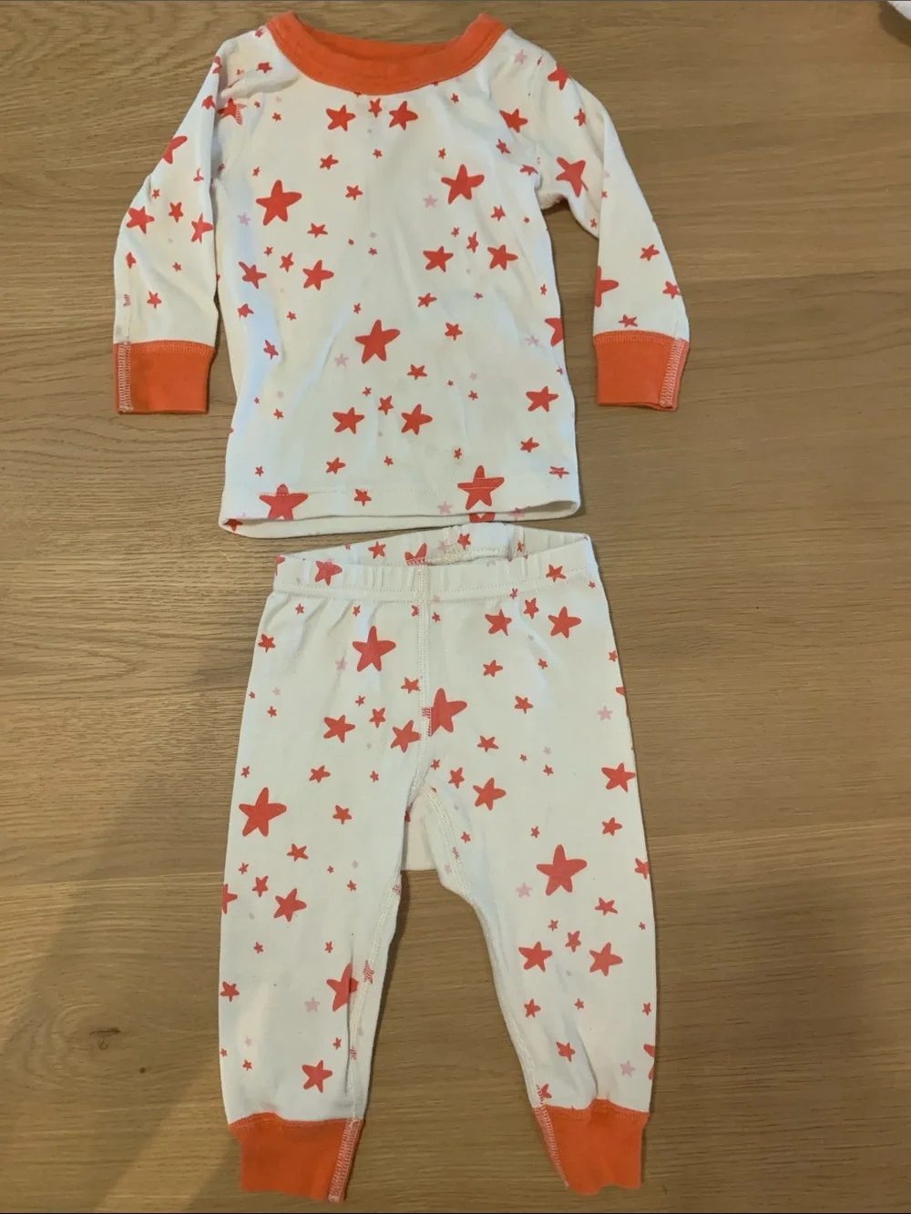 Hanna Andersson 6-12 mo *Organic* pajamas with orange stars